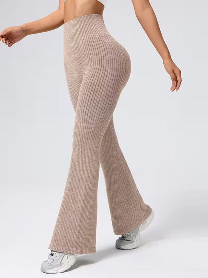 Gestreifte nahtlose Flare-Leggings
