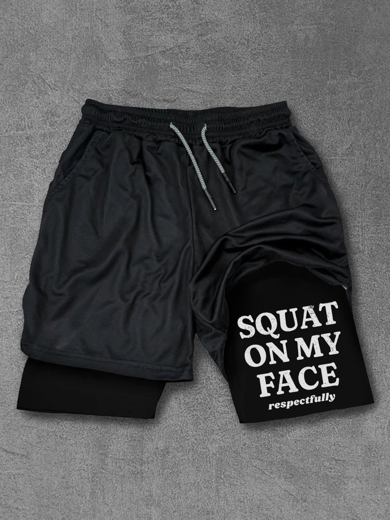 squat auf meinem Gesicht mit Respekt Performance Training Shorts - Gymfit